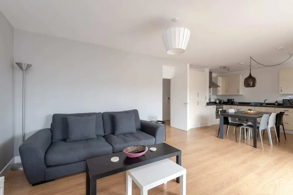 Guestready - Modern 2BR Flat With Large Balcony at East End