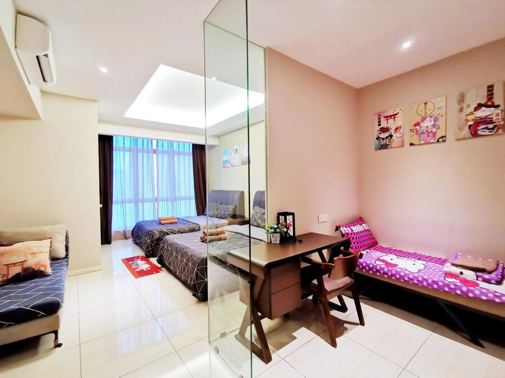 SKY POOL Designer Suite 2-7Pax at KL City