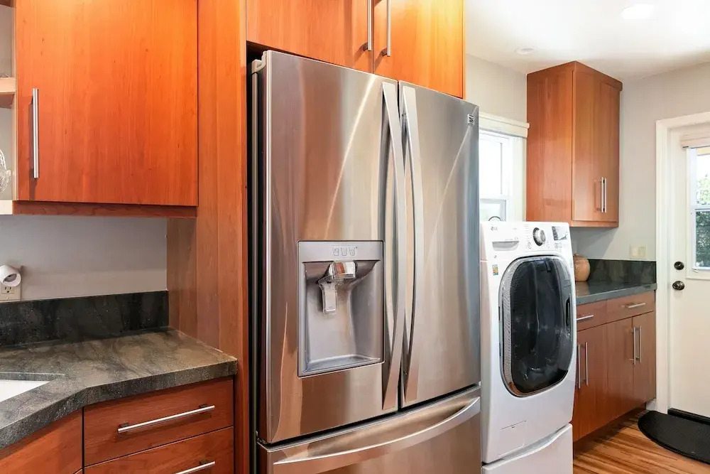 3772 Ventura - 1 Bedroom Duplex