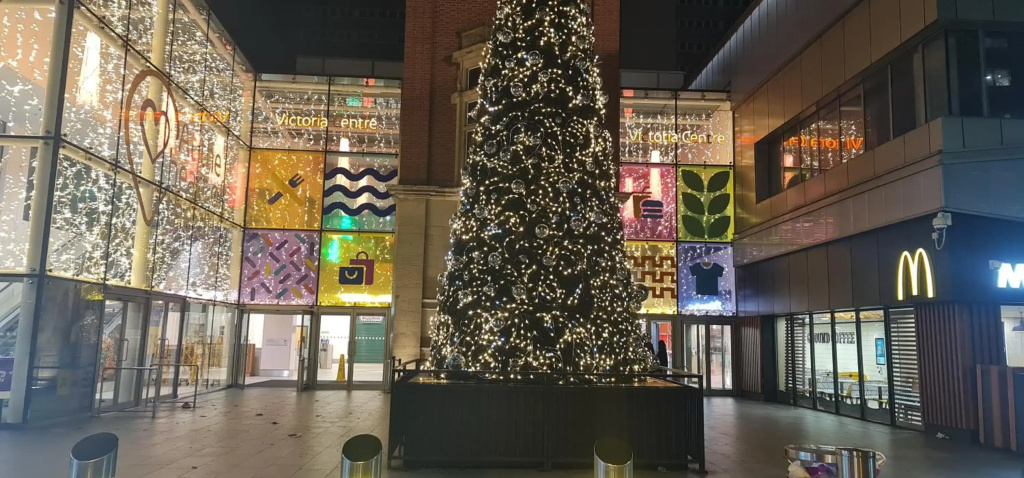 Snooozz - in the heart of Nottingham City Centre - in Victoria Centre Shopping Centre on Milton Street - Your own private Apartment next to the Hilton with full Kitchen and Television Lounge, plus Restaurants, Shops and Supermarket all onsite