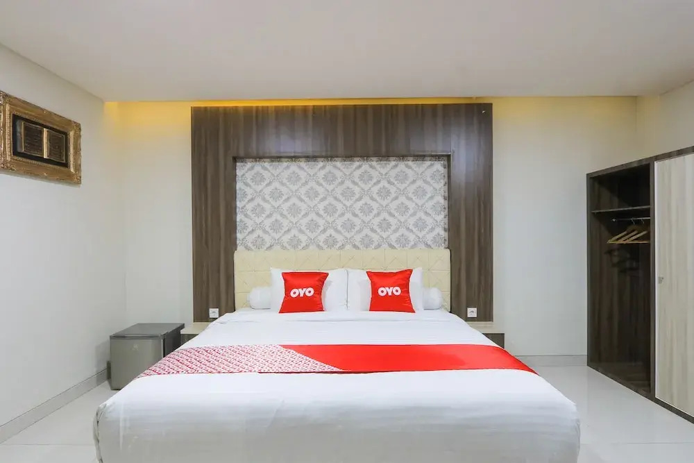 Albanis Family Residence by OYO Rooms