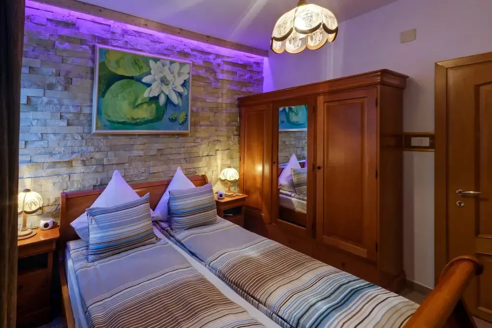 FOREST RETREAT Luxury Villas