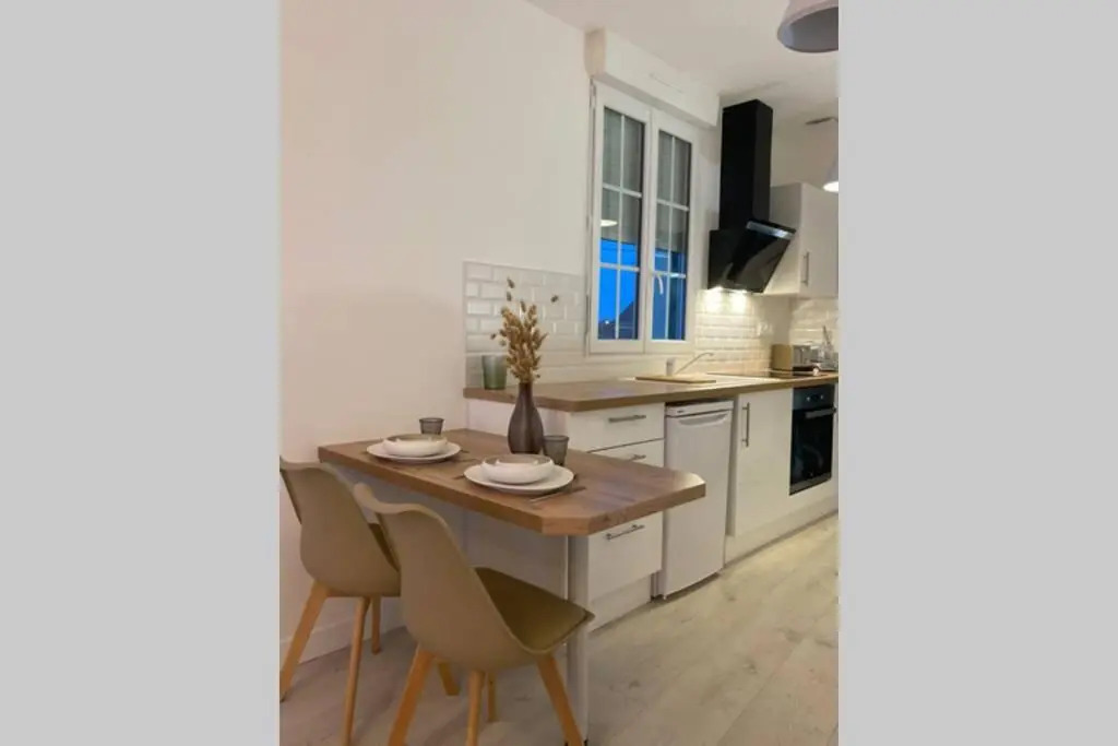 Studio Cosy Refait a Neuf,Au Calme 5 Min du Centre