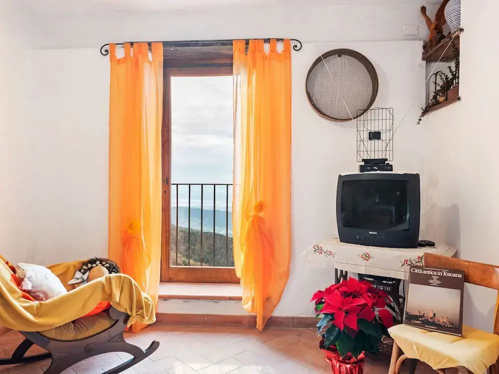 Hill-view Holiday Home in Camaiore With Private Garden