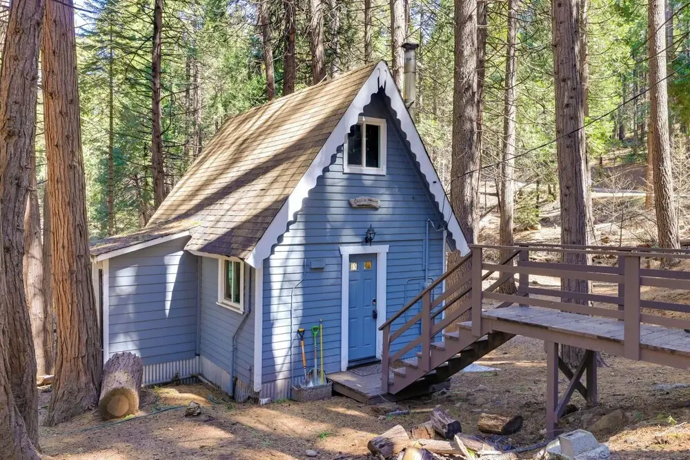 Hike, Ski & Sip: Arnold Cabin 4 Mi to State Park!