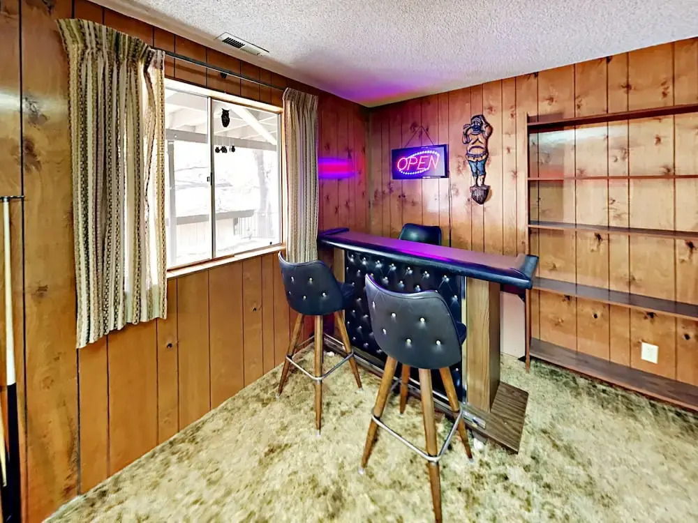 Blue Jay Chalet 2 Bedrooms 2 Bathrooms Home