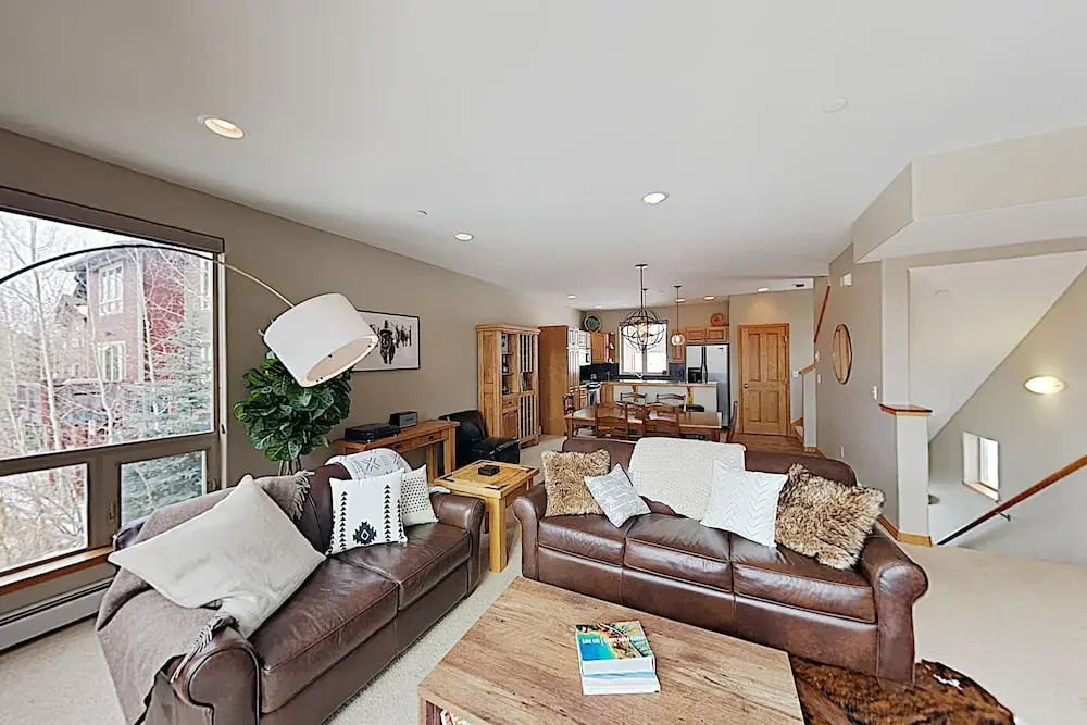 New Listing! Big Townhome W/ Garage & Hot Tub 3 Bedroom Condo