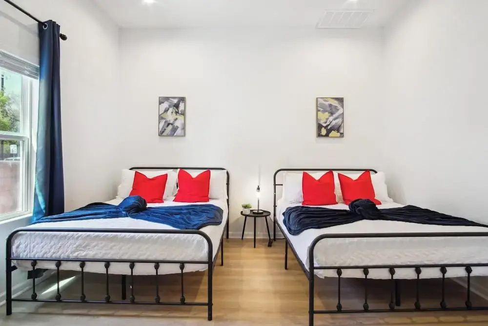 Sleek 4br/3ba Urban Living w/ Downtown Views!