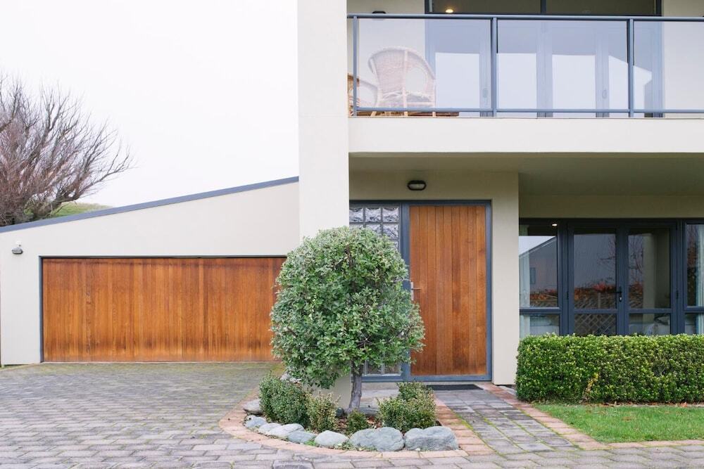 Meadowbrook Place