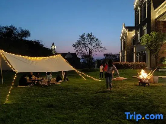 Wuyi Huakaishengdu Hot Spring Resort Hotel