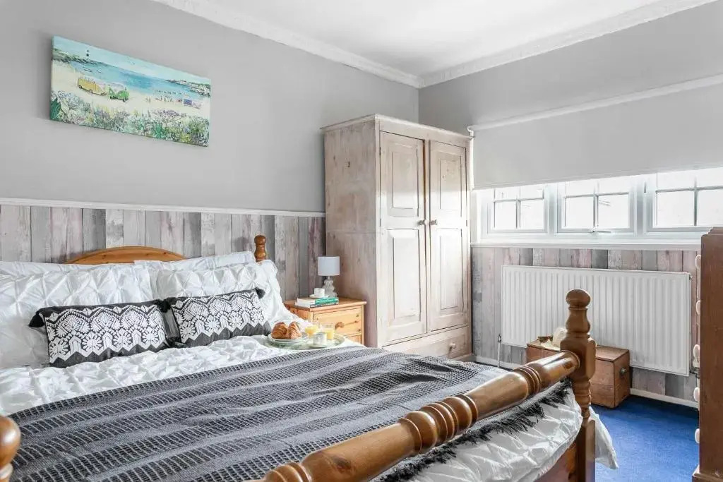 Beach Cottage - Nautical-themed Cottage in Central Totnes