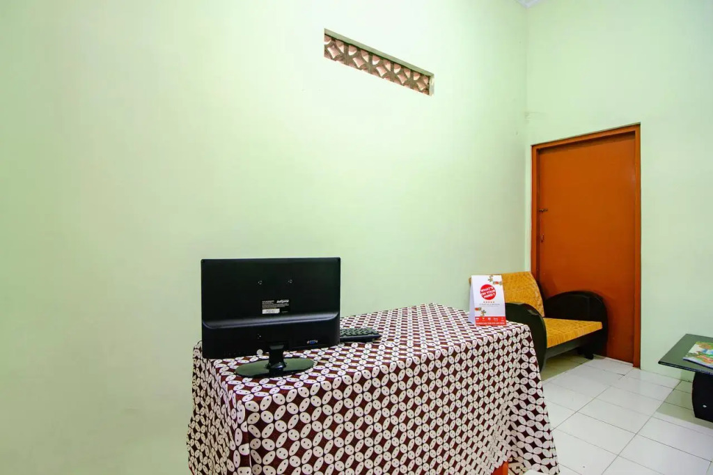 RedDoorz Syariah near Alun Alun Wonosari