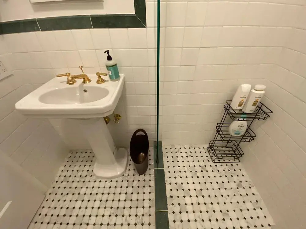 Gorgeous Studio in Beverly Boulevard! Sleeps 4!