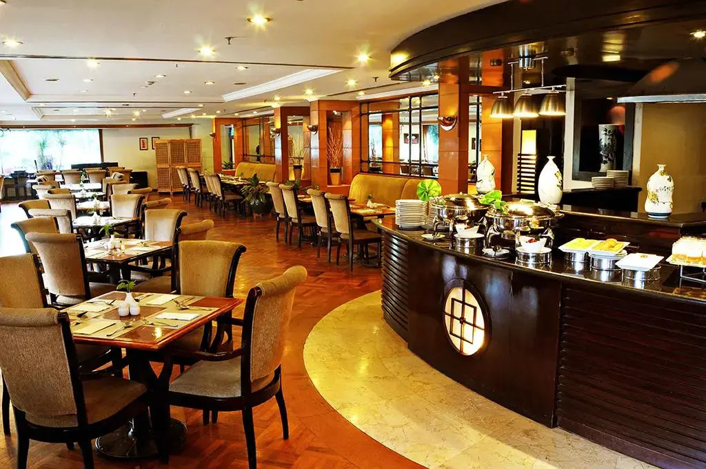 Surabaya Suites Hotel Powered by Archipelago