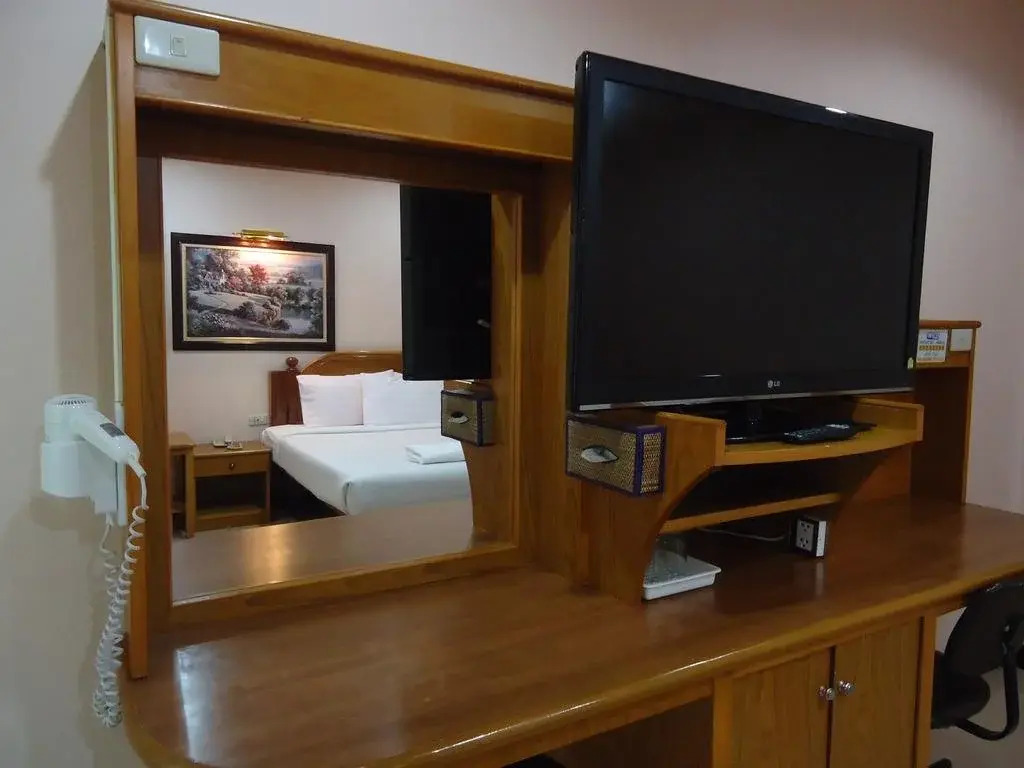 Phadaeng Hotel
