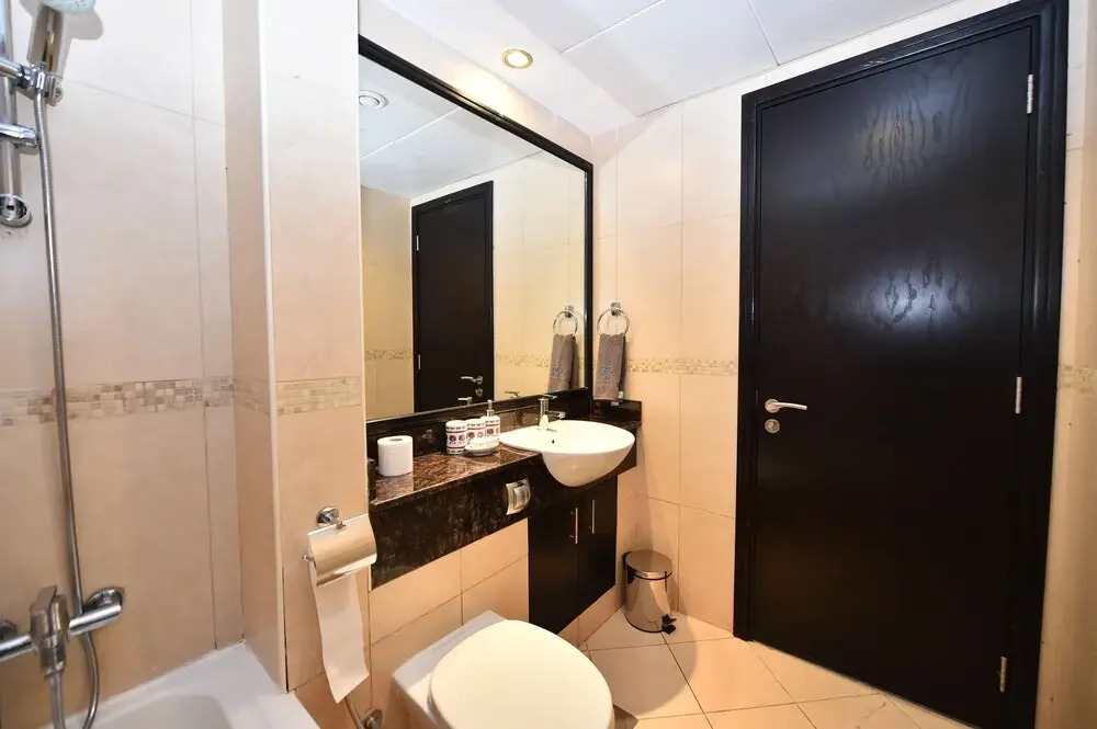 LZZ - Furnished Studio with Balcony