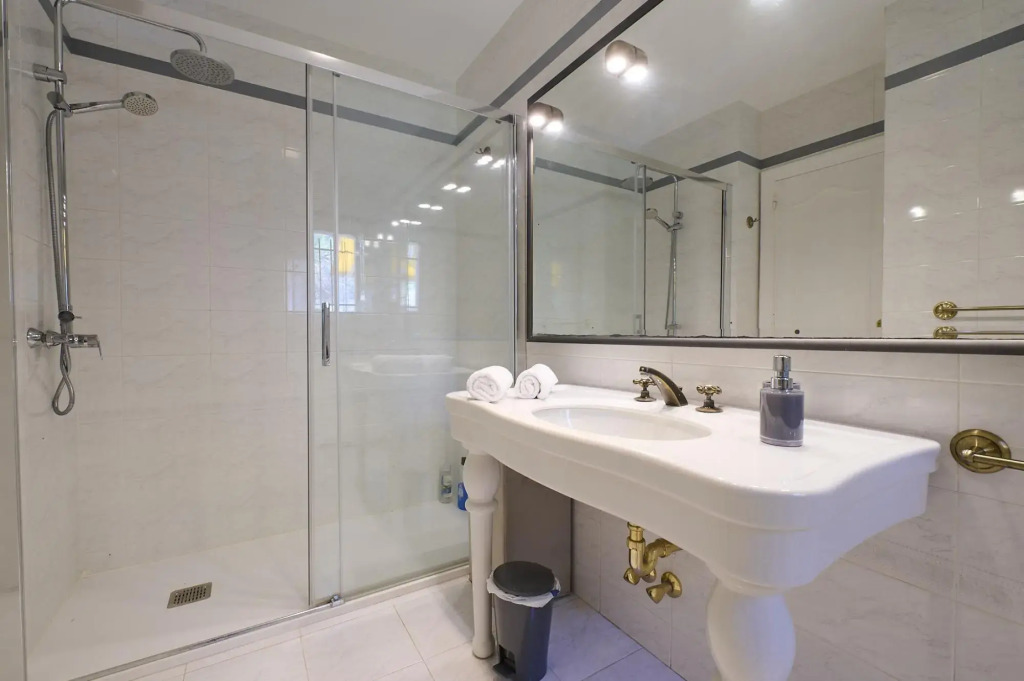 Ronda in Llafranc with 4 bedrooms and 2 bathrooms