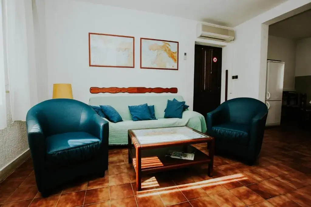 Apartments Doulos
