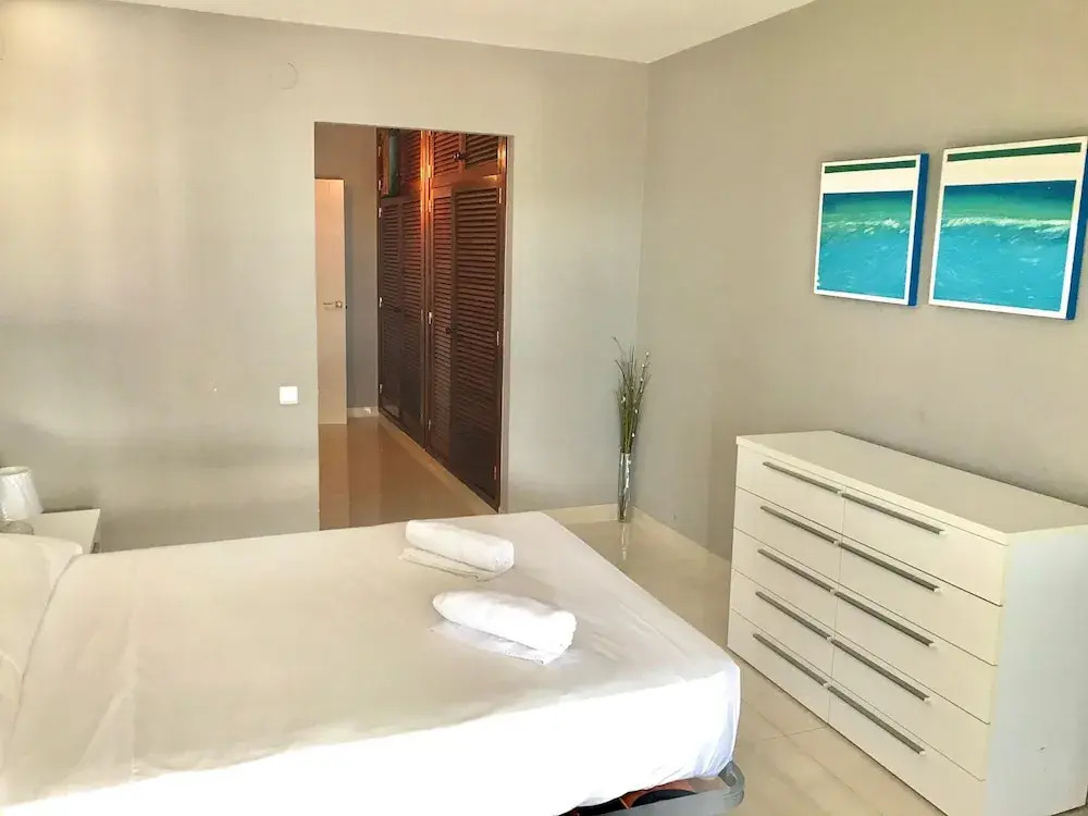 Levante Seafront Beach Apartment