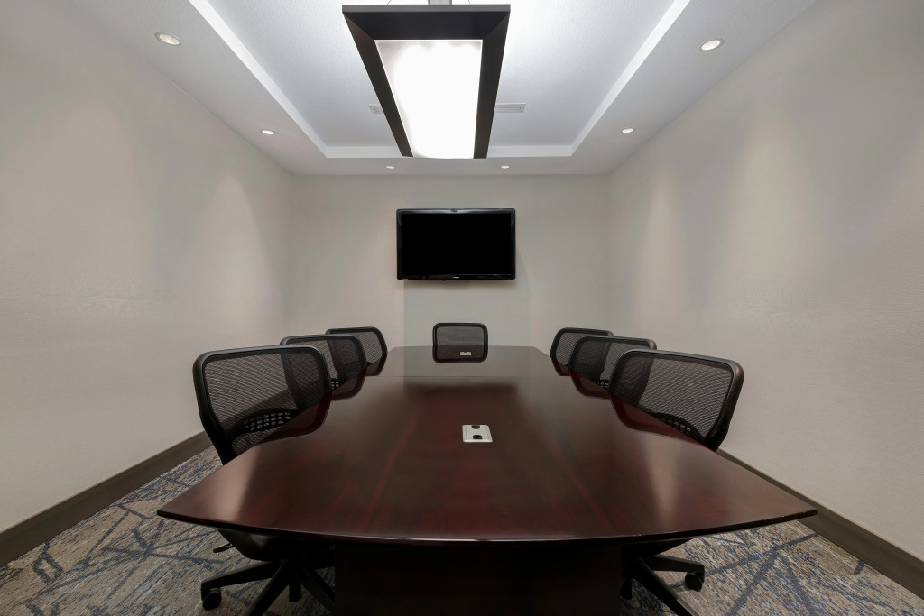 Holiday Inn Express & Suites - Kansas City KU Medical Center by IHG