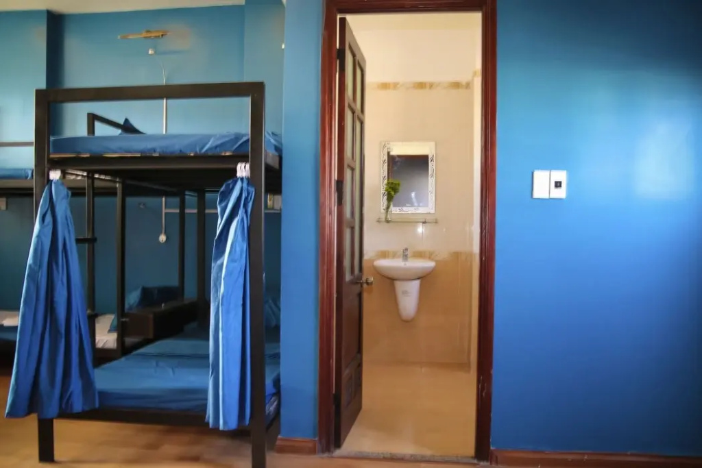 4 Seasons Hostel