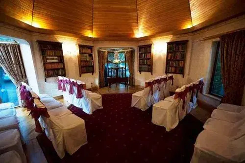 Glen-Yr-Afon House Hotel
