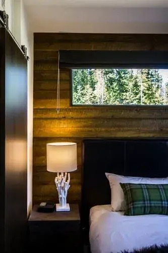 Eagle Pass Lodge
