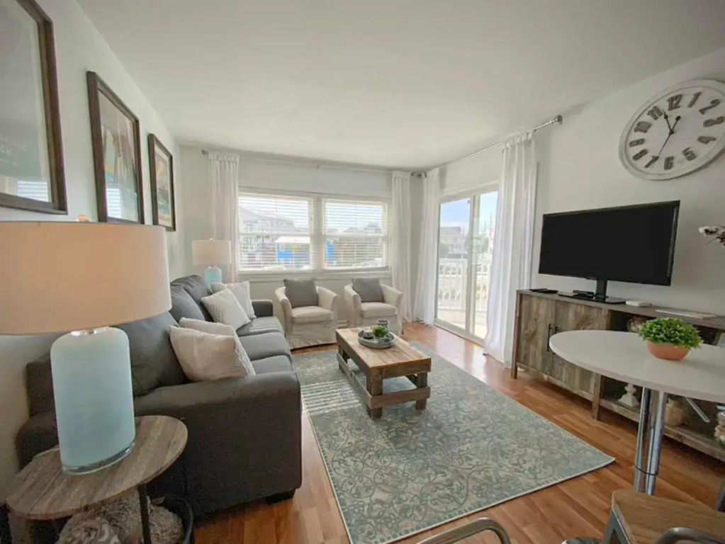 Wright By The Pier by Sea Scape Properties