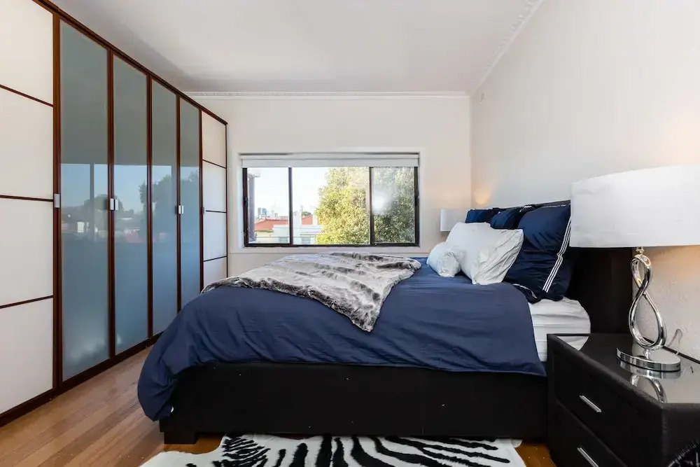 Lighthouse Cozy 2BDR with CITY VIEWS