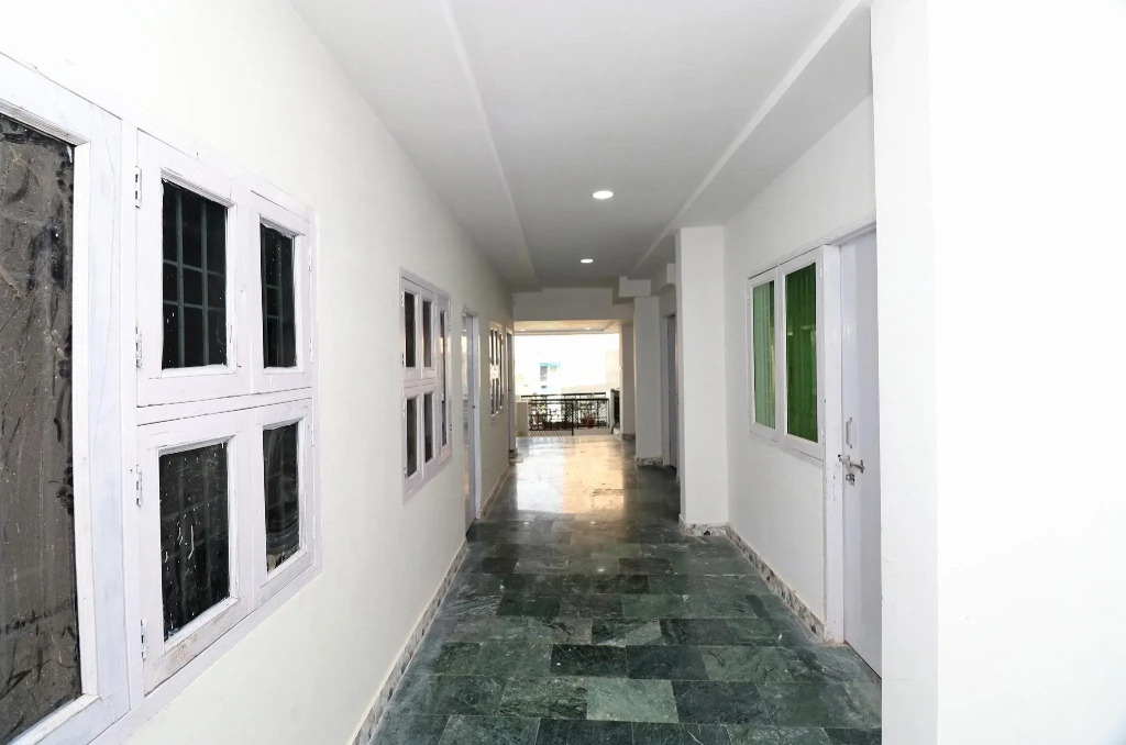 OYO Flagship 23207 Hotel Raj Shree