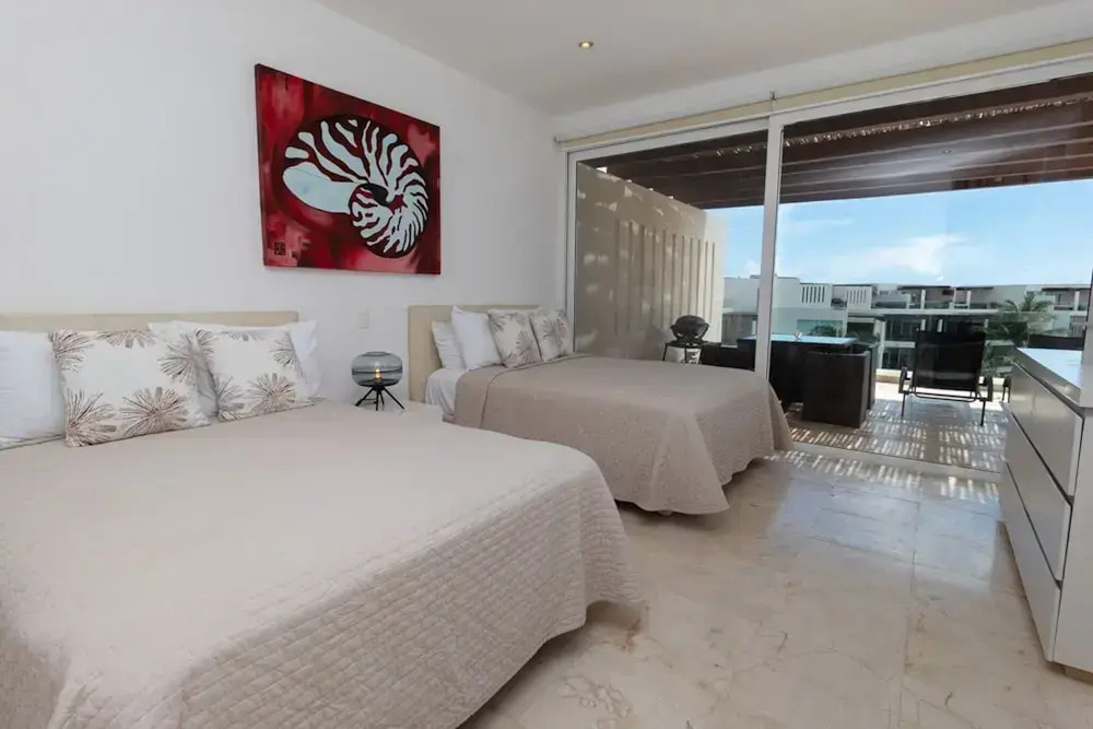 Elements Penthouse 6 3 Bedroom Condo by RedAwning
