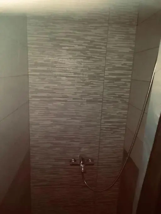 Minimal & cozy ΣΤΟΥΝΤΙΟ ΜΕ ΔΩΡΕΑΝ ΧΩΡΟ ΣΤΑΘΜΕΥΣΗΣ