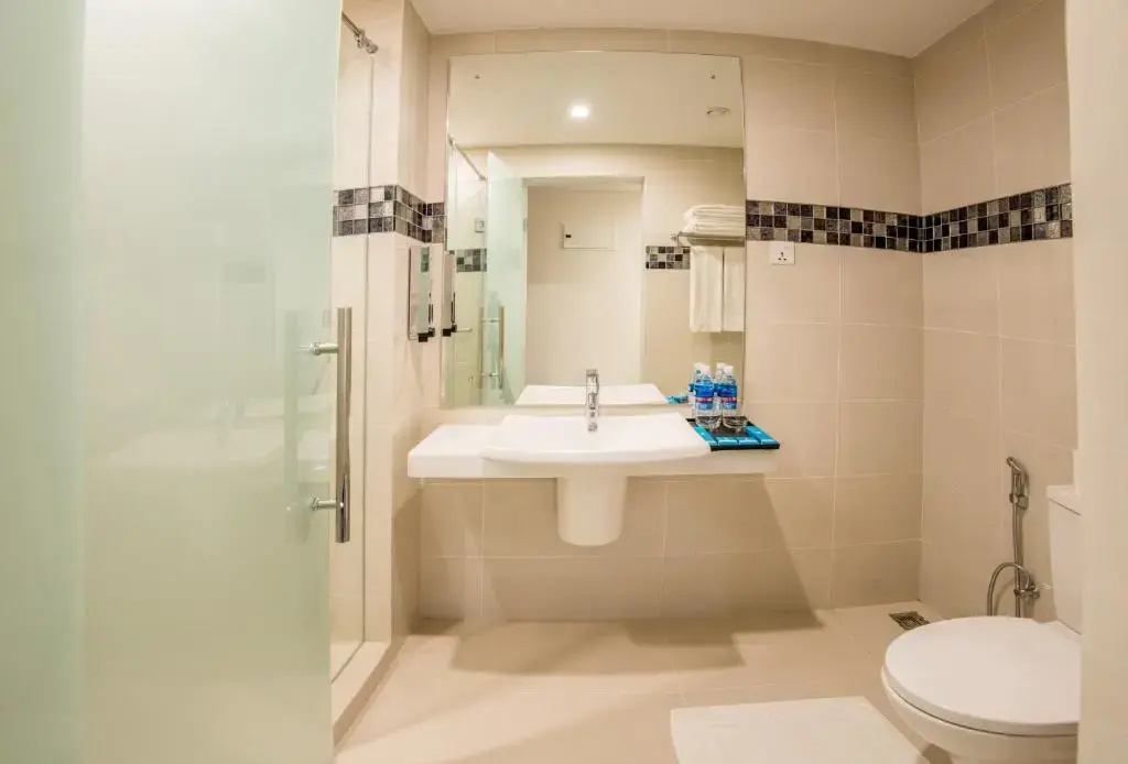 Fairway Colombo - Sri Lankas First Hotel With Robot Technology