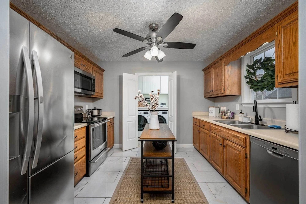 Single-story Manchester Home Close to Parks!