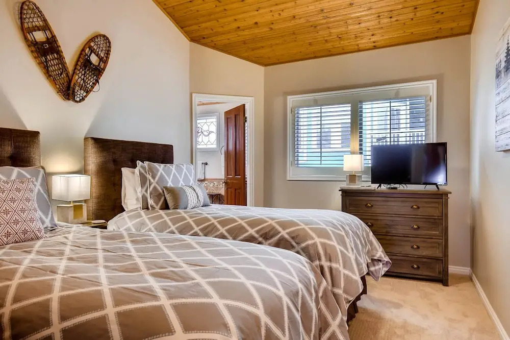 Motherlode 3 3 Bedroom Townhouse by RedAwning