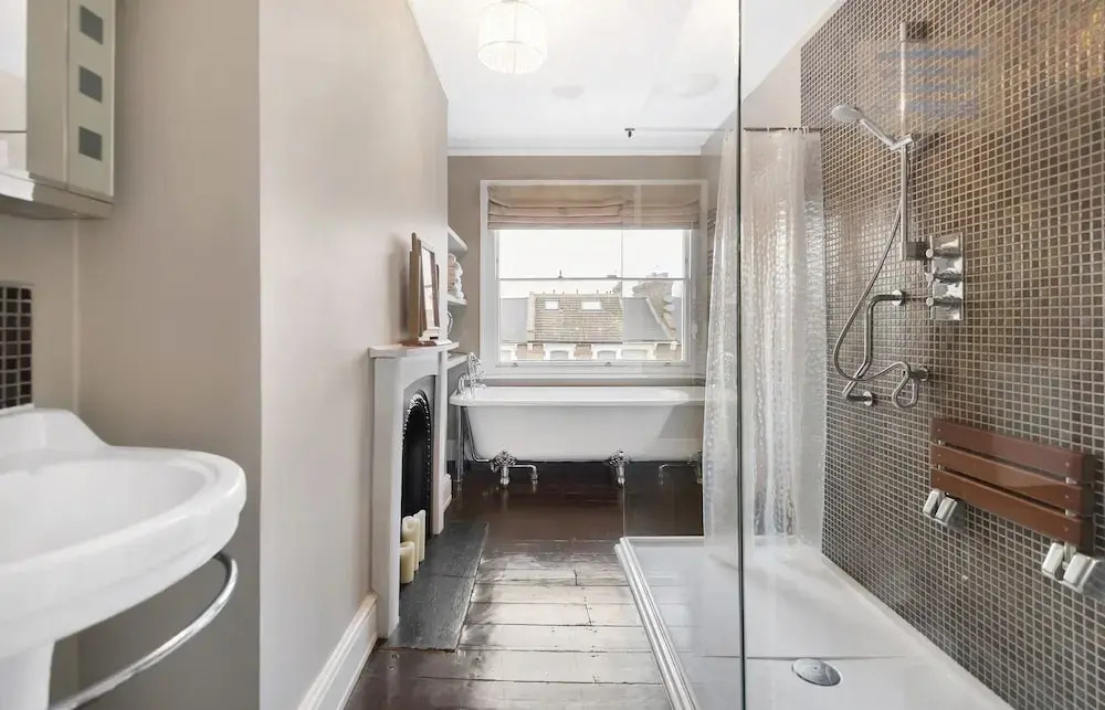 Sophisticated Shine by Newington Green