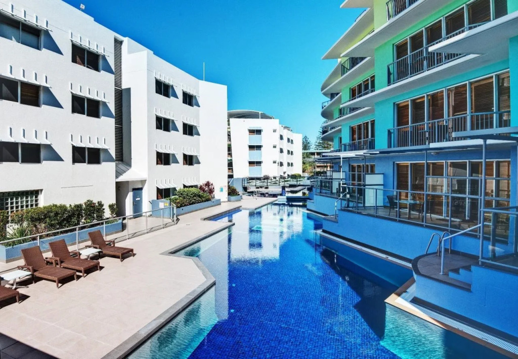 Rolling Surf Resort