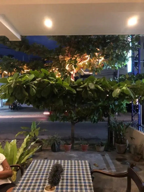 Dasu’s Restaurant & Villa
