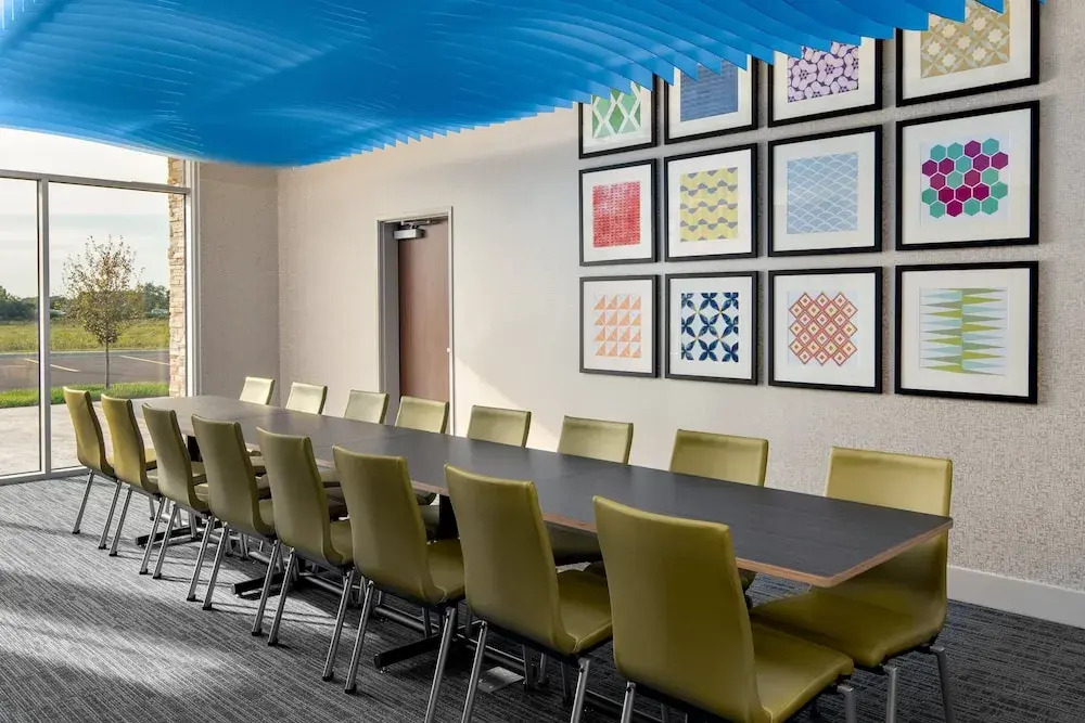 Holiday Inn Express & Suites - Elkhorn - Lake Geneva Area by IHG