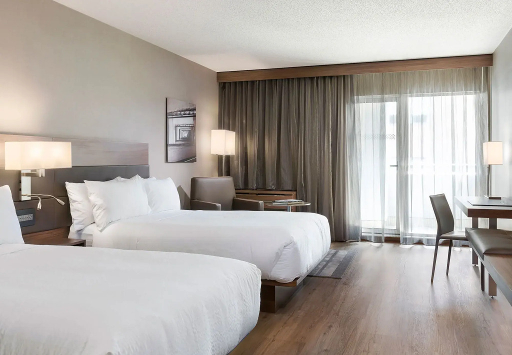 AC Hotel by Marriott Cincinnati at The Banks