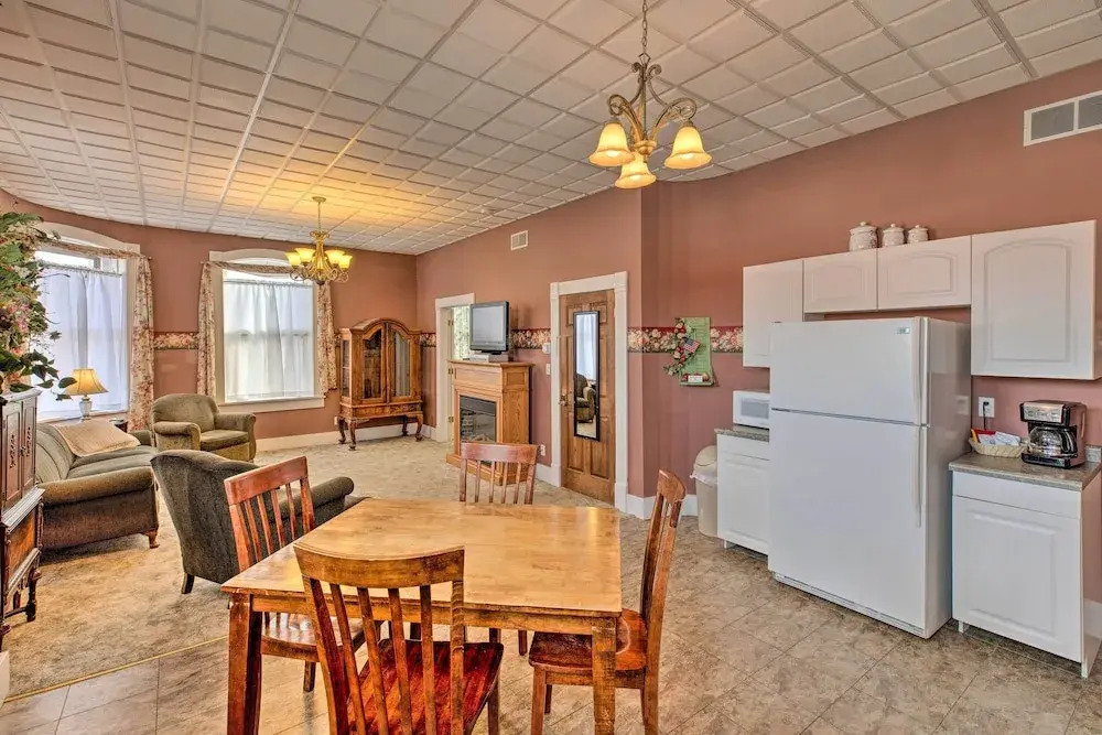 Pet-friendly Apt: Walk to Missouri River!