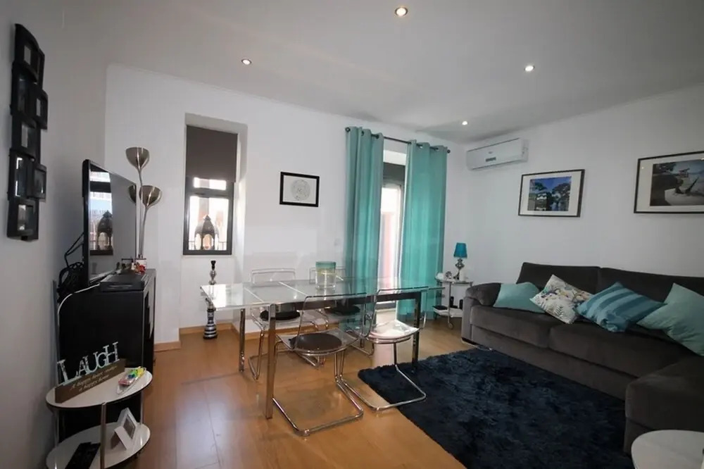 35 Penha de Franca Apartment
