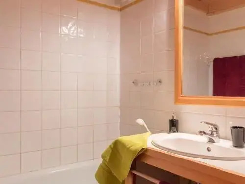 Apartment Roche Colombe