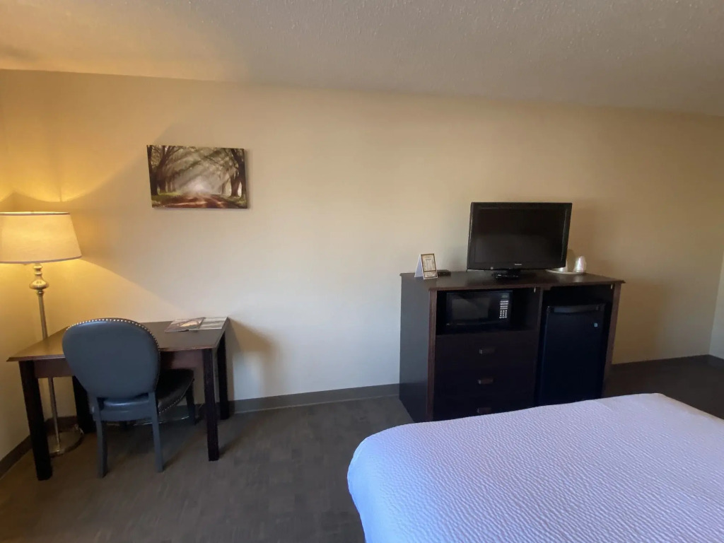 The Center Inn