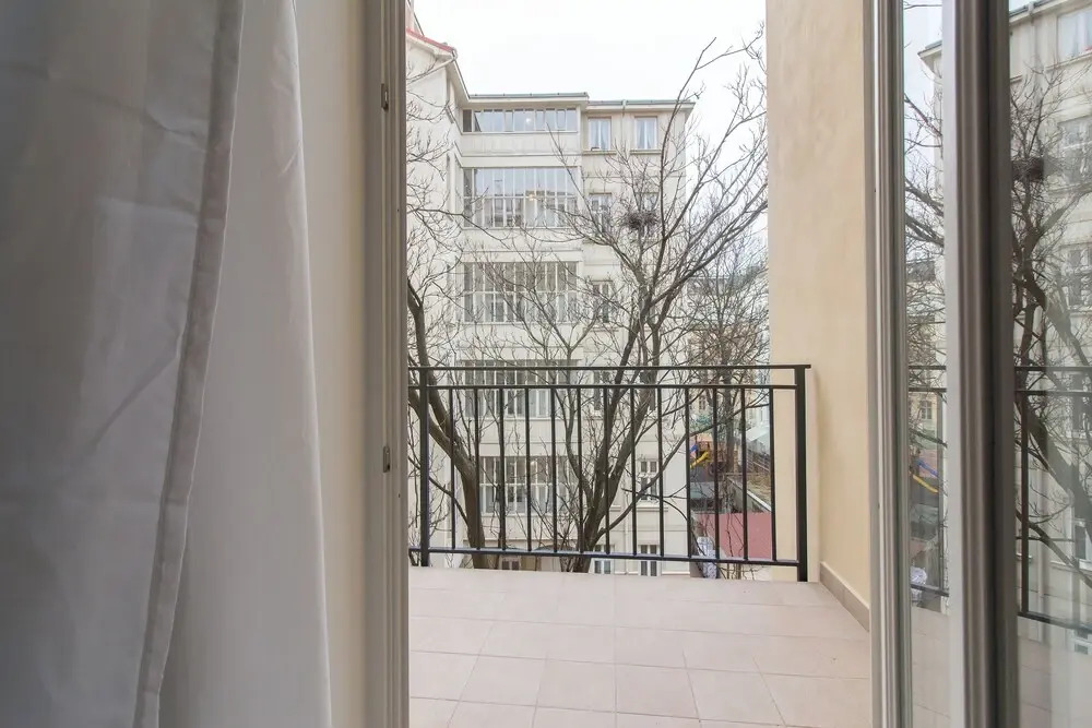 Balcony Apt 10min From Historic Center