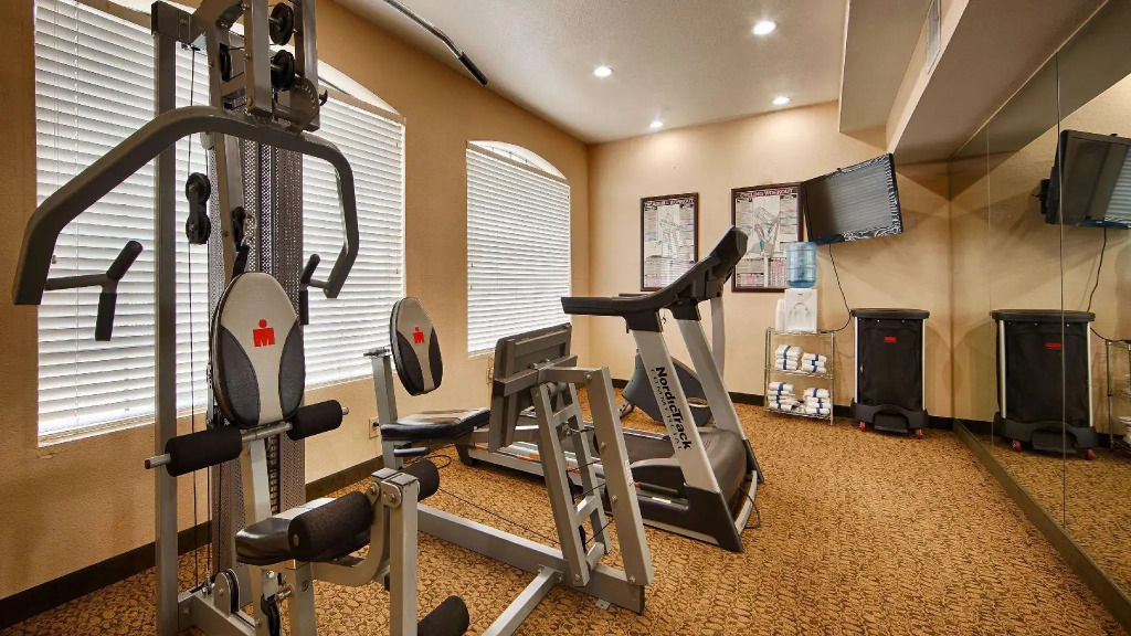 Best Western Windsor Pointe Hotel & Suites-Frost Bank Center
