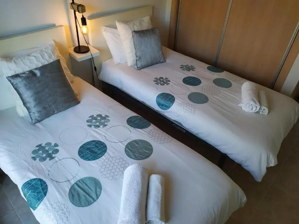 Casares beautiful 2 bedrooms apartment with rooftop terrace ideal for families and golfers CDS2791