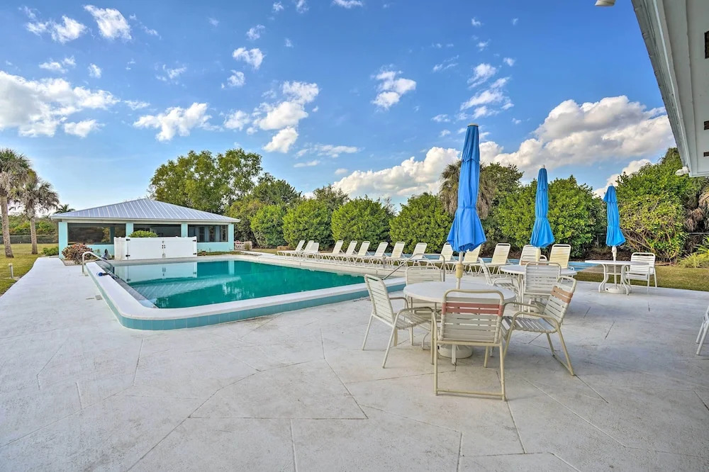 Pool Access & Beach Gear! Canalfront Naples Home