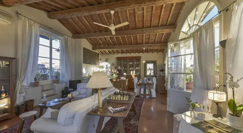 Visconti Halldis Apartment