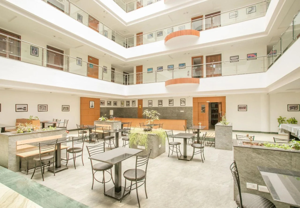 Hotel Sherwood Suites 2 By OYO Rooms